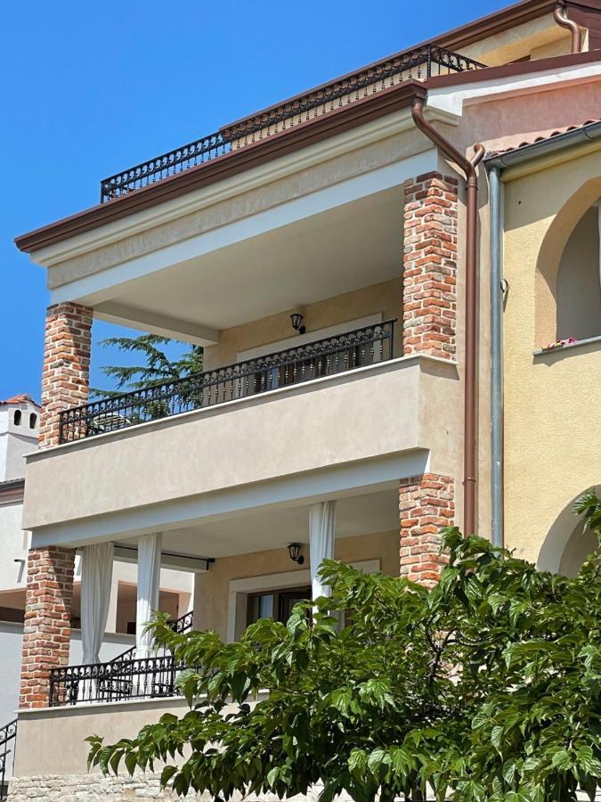 Apartments Sanja Pinezići エクステリア 写真